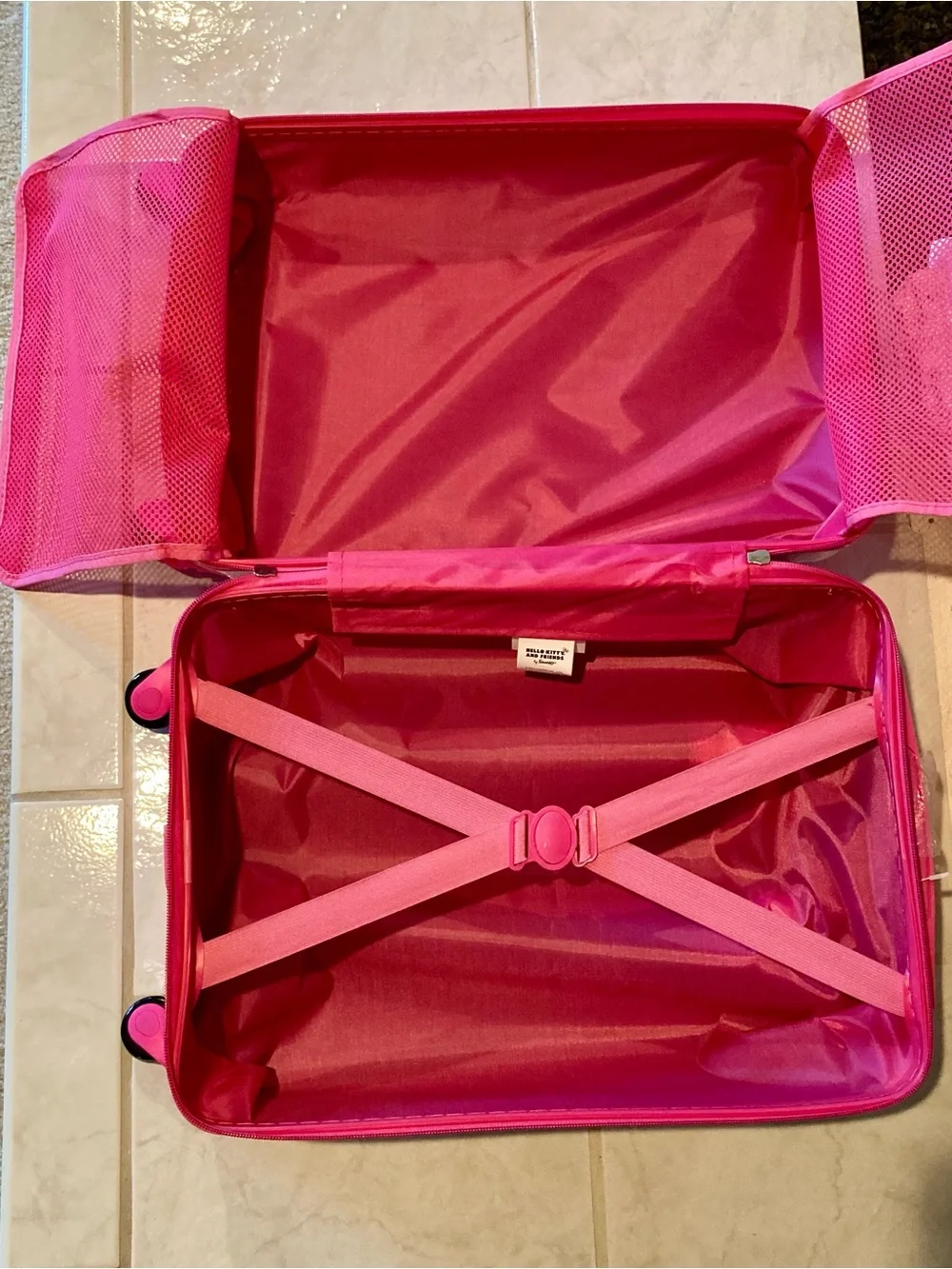 NWT Hello Kitty and Friends Pink Polka Dot Kids Rolling Suitcase